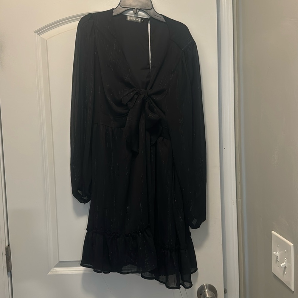 WOMANS BLACK DRESS
